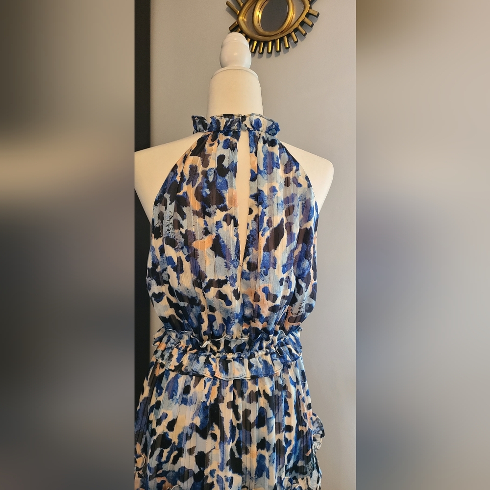 Elliatt - Halter Neck, Flowy, Iridescent Maxi Dress - Picture 8 of 13